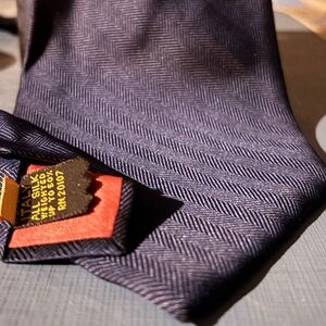 Kilgour, French & Stanbury  100% Silk Classic Neck Tie made in Italy